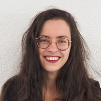 Hi! My name is Julie, I am 29 years old, and I am originally from the region of Brittany in France.