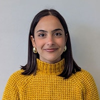 Hi, I'm Paola, I'm 26 years old! I'm from Sardinia, Italy.